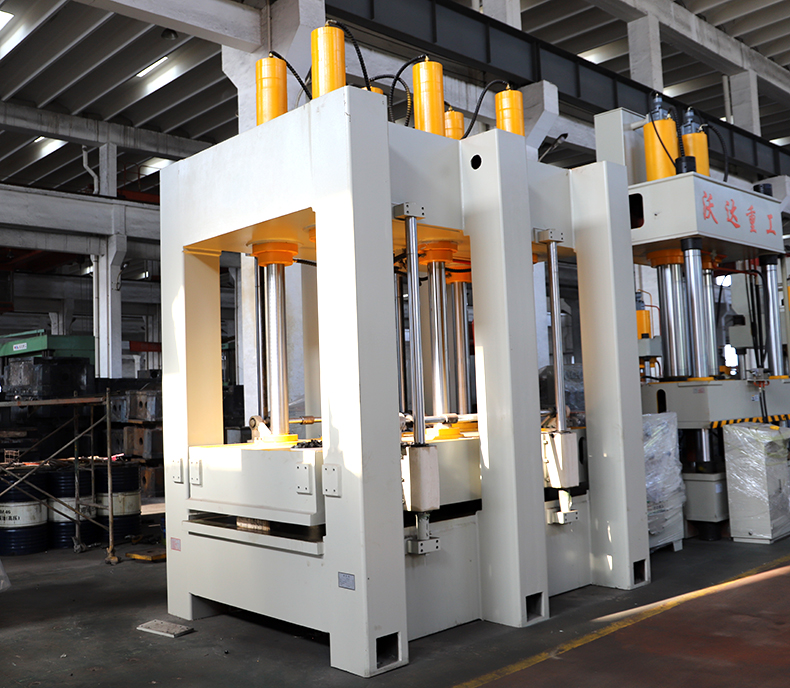 建築隔(ge)溫新型材(cai)料成型機(ji)