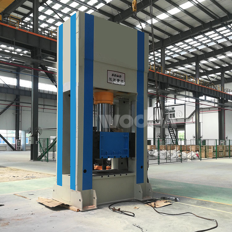 框(kuang)架式液壓(ya)機