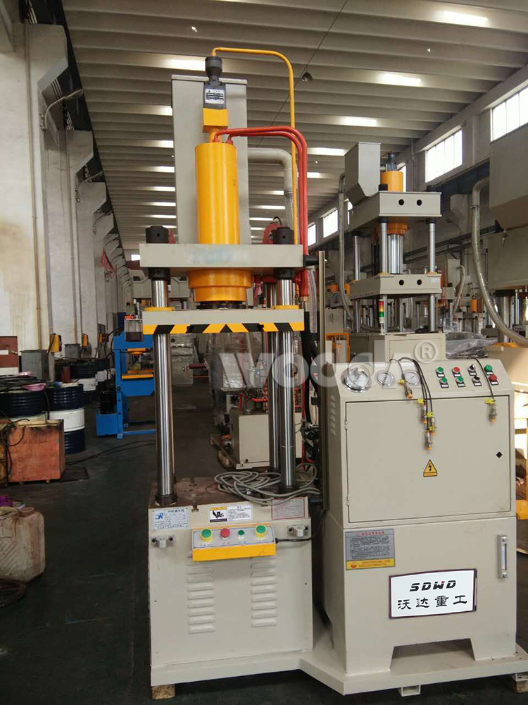 40噸連體四(si)柱液壓機(ji)