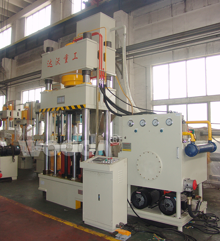 四梁(liang)四柱液壓(ya)機