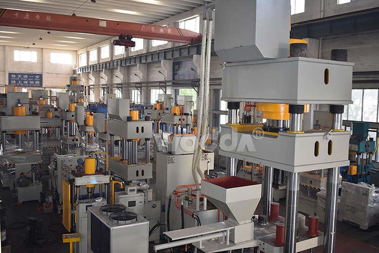 800噸四梁四(si)柱液壓機(ji)