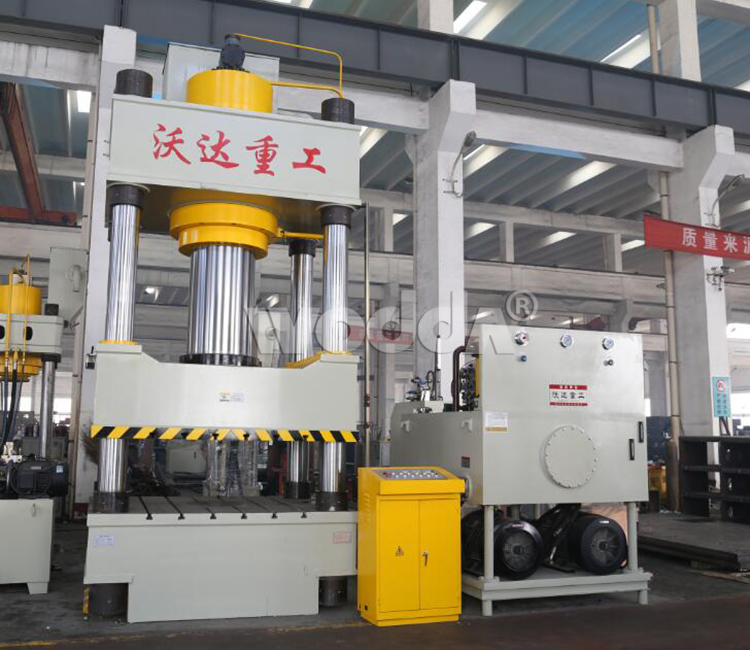 800噸(dun)四柱(zhu)液壓(ya)