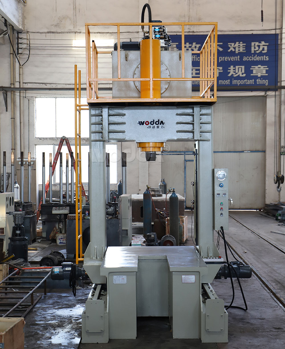 100T龍(long)門液(ye)壓機(ji)