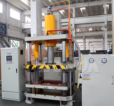 100噸(dun)四梁四(si)柱液壓(ya)機