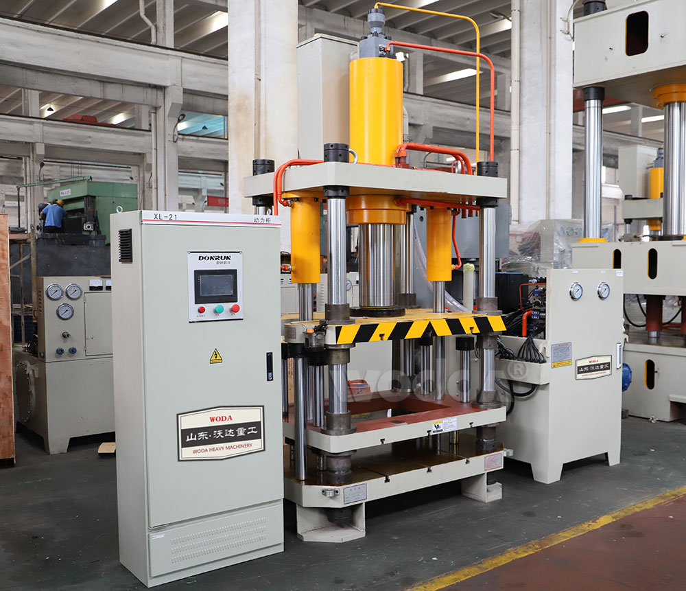 100噸(dun)四梁四柱(zhu)液壓機 100噸(dun)四梁四柱(zhu)液壓機