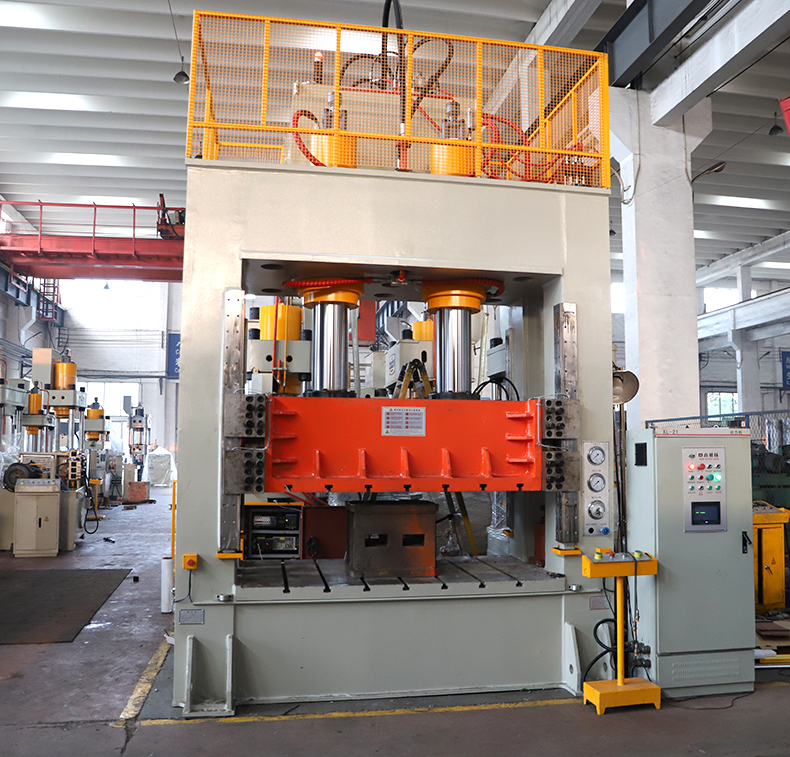 建(jian)築隔溫(wen)新型材(cai)料成型(xing)機