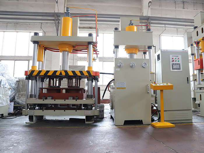 石墨壓塊(kuai)成型液壓(ya)機