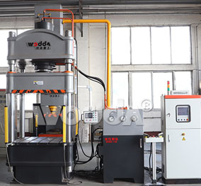 200噸三(san)梁四柱(zhu)液壓機(ji)