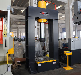 315噸龍門(men)液壓機(ji)