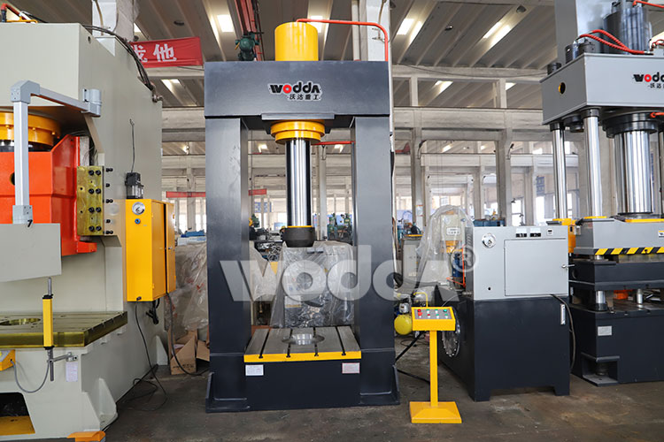 315龍門液(ye)壓機