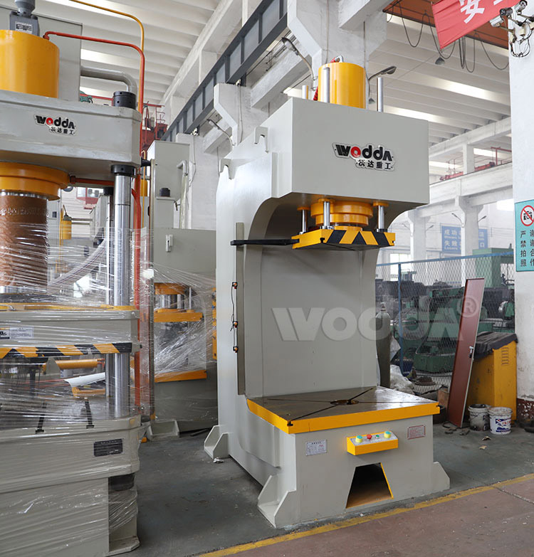 單臂導(dao)軌液壓機(ji)