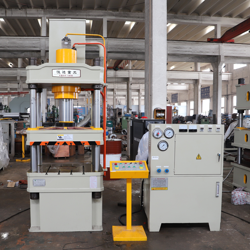 100噸四(si)柱液(ye)壓機(ji)