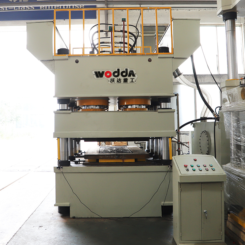 鋼木門(men)壓花機(ji)