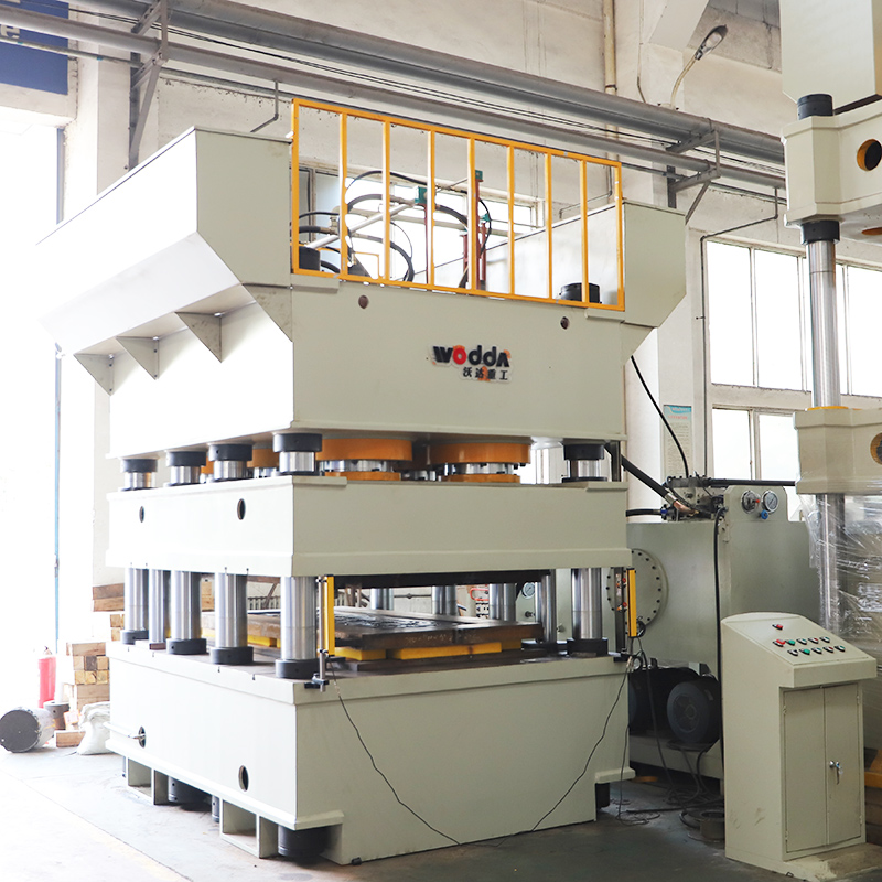 鋼木(mu)門壓花機(ji) 鋼木門壓(ya)花機