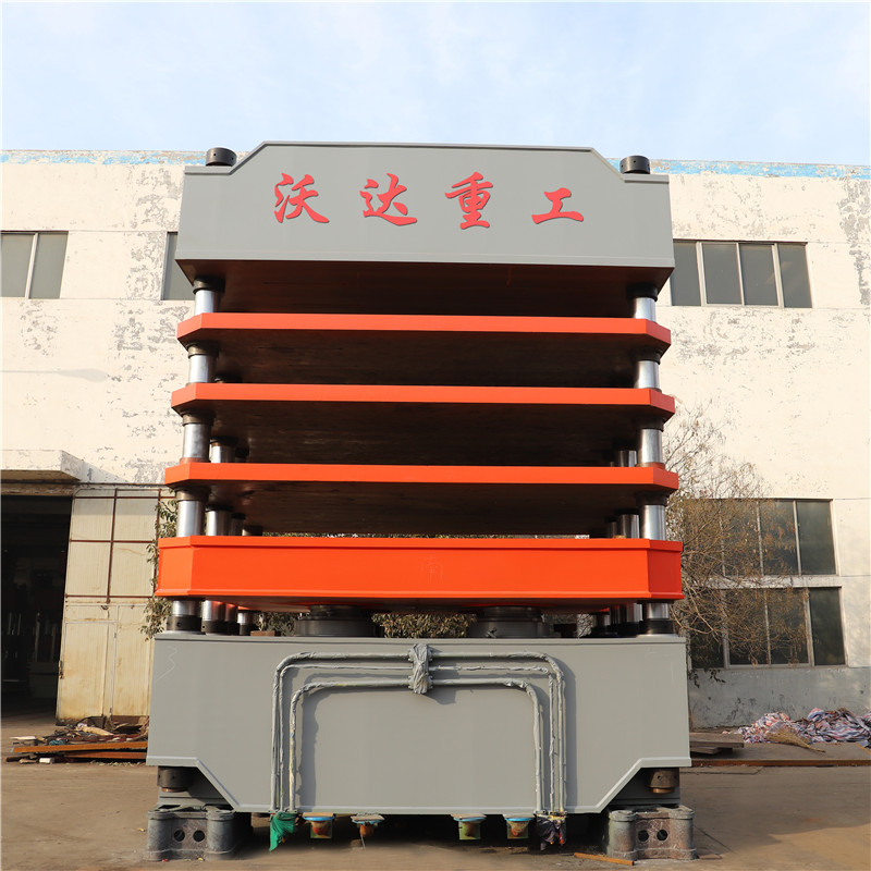 碳纖維複(fu)合材料成(cheng)型液壓機(ji)