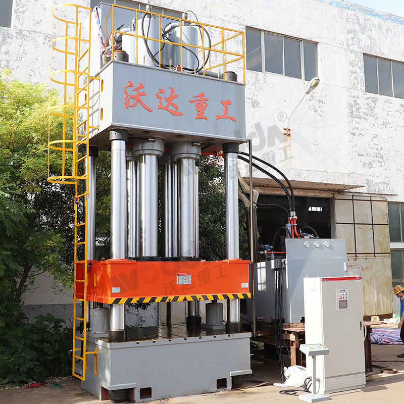 坩埚成(cheng)型液壓機(ji)