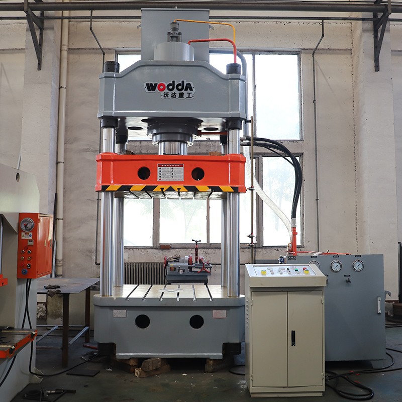 315噸(dun)國标三梁(liang)四柱液壓(ya)機