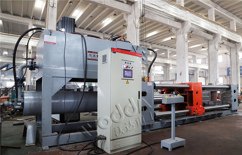 卧(wo)式四(si)柱液(ye)壓機(ji)