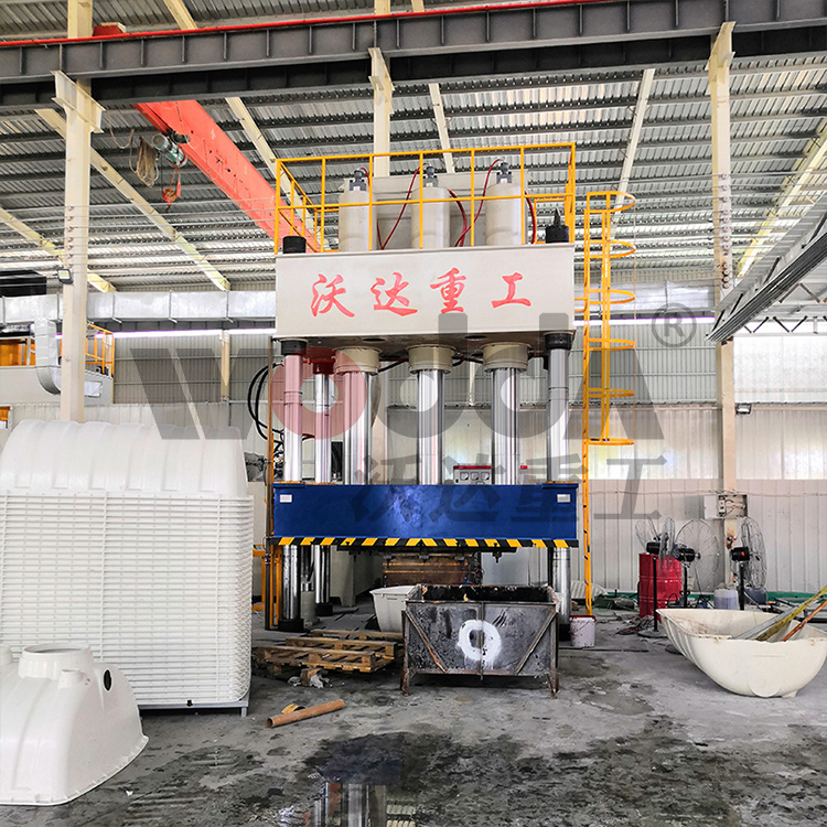 玻(bo)璃鋼淨(jing)水槽成(cheng)型液壓(ya)機 玻璃(li)鋼淨水(shui)槽成型(xing)液壓機(ji)