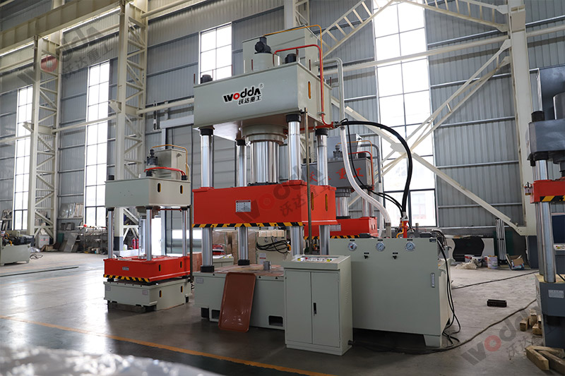 630噸拉(la)伸液壓機(ji)