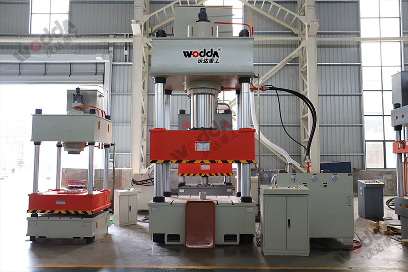 630噸拉(la)伸液(ye)壓機(ji)