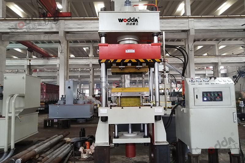 不鏽(xiu)鋼托盤拉(la)伸液壓機(ji)