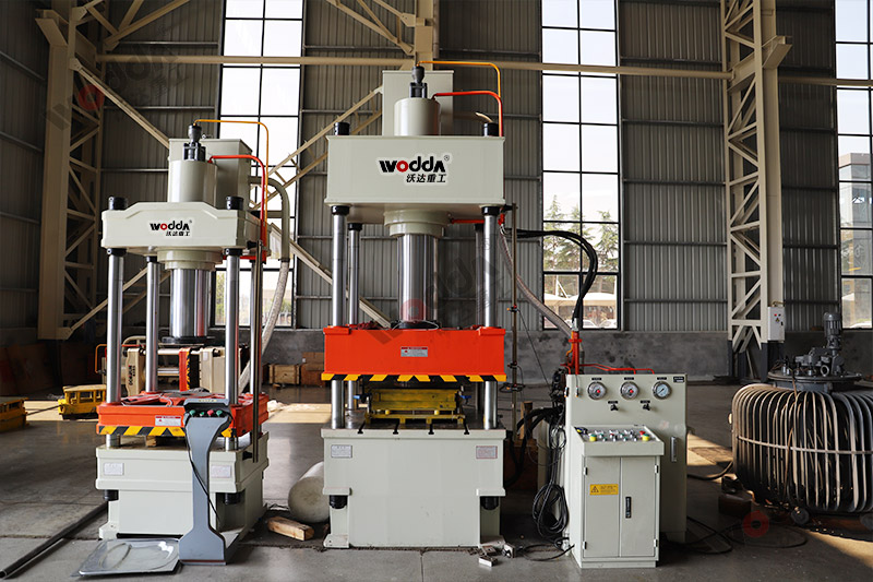 200噸不(bu)鏽鋼蓋成(cheng)型液壓機(ji)