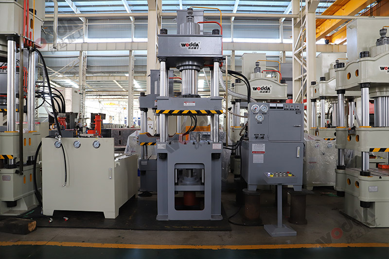 200噸金屬(shu)拉伸液壓(ya)機