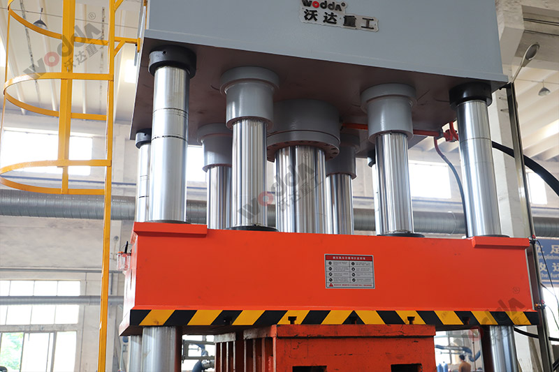 快速(su)封頭(tou)液壓(ya)機_1000噸(dun)封頭(tou)拉伸(shen)機