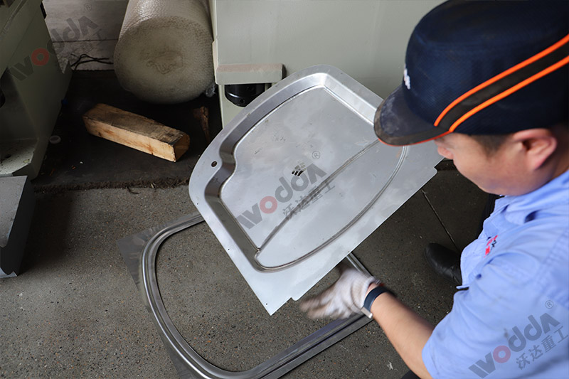 不(bu)鏽鋼蓋(gai)闆成品(pin)