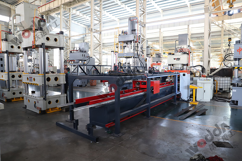 400噸錨杆托(tuo)盤生産線(xian)（錨杆托盤(pan)模具+自動(dong)送料線）