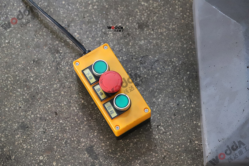 500噸(dun)拉伸(shen)液壓(ya)機急(ji)停控(kong)制按(an)鈕