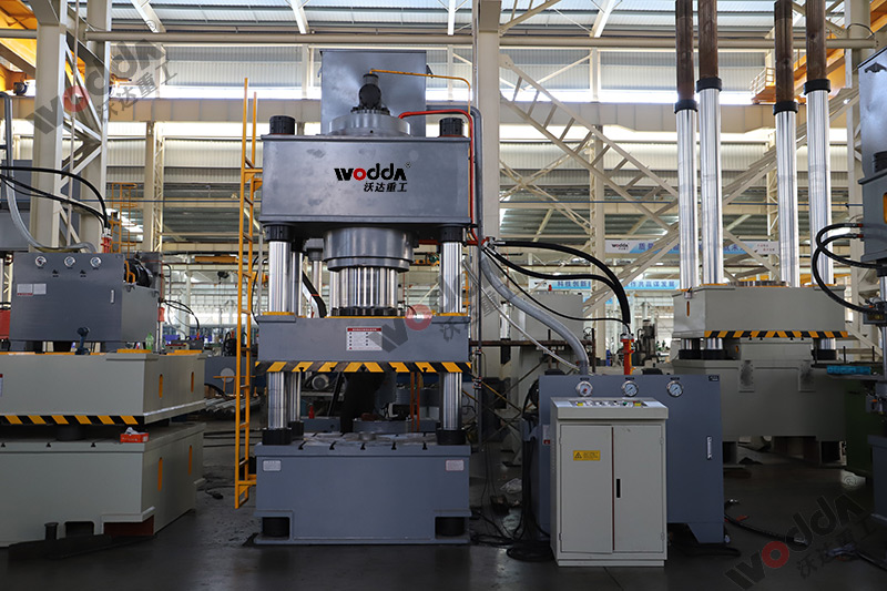 630噸拉(la)伸液(ye)壓機(ji)