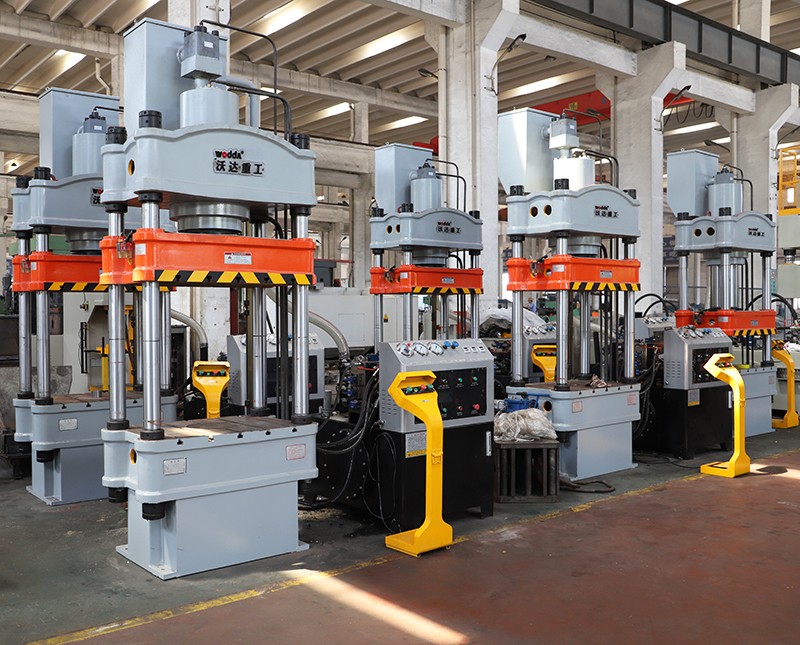 200噸汽(qi)車配(pei)件拉(la)伸液(ye)壓機(ji)