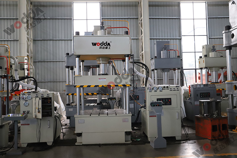 100噸(dun)薄闆拉(la)伸液壓(ya)機