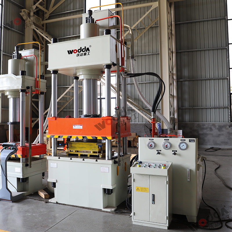 不(bu)鏽鋼闆(pan)材拉伸(shen)機 不鏽(xiu)鋼闆材(cai)拉伸機(ji)