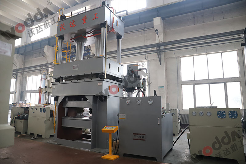 不(bu)鏽鋼(gang)托盤(pan)拉伸(shen)液壓(ya)機