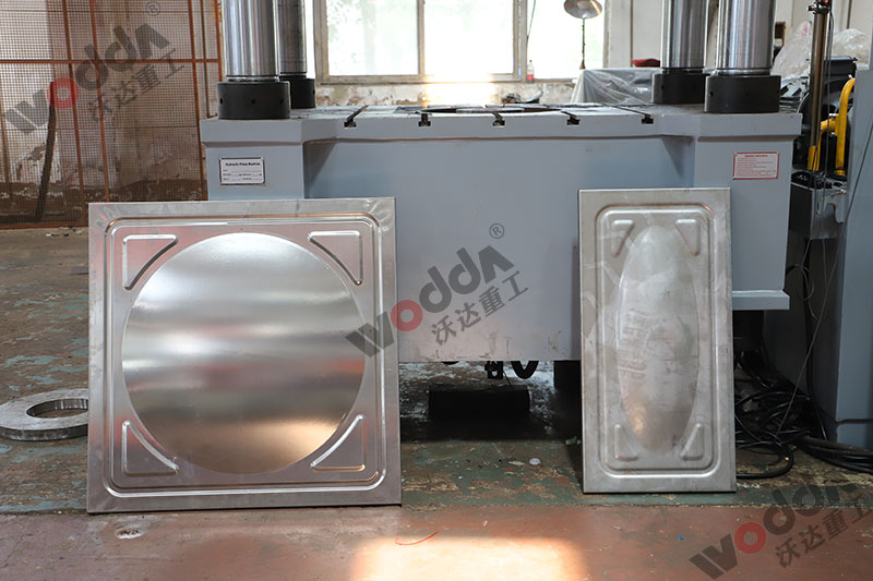 不鏽鋼(gang)水箱闆(pan)成品