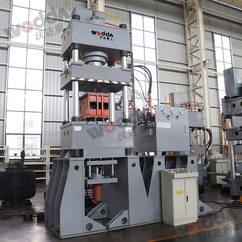 400噸四(si)柱拉伸液(ye)壓機