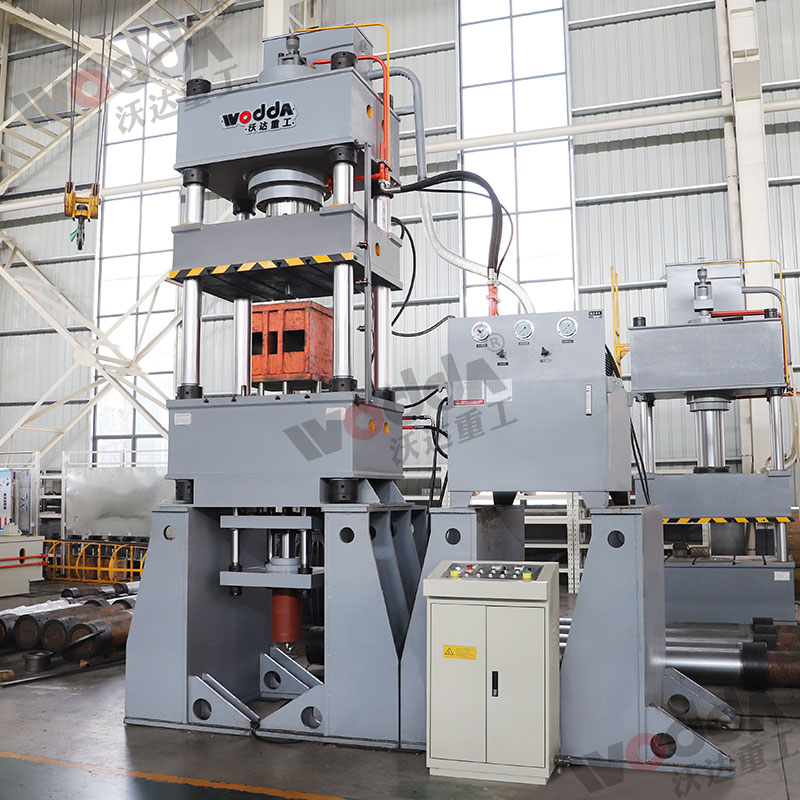 400噸四(si)柱拉伸液(ye)壓機