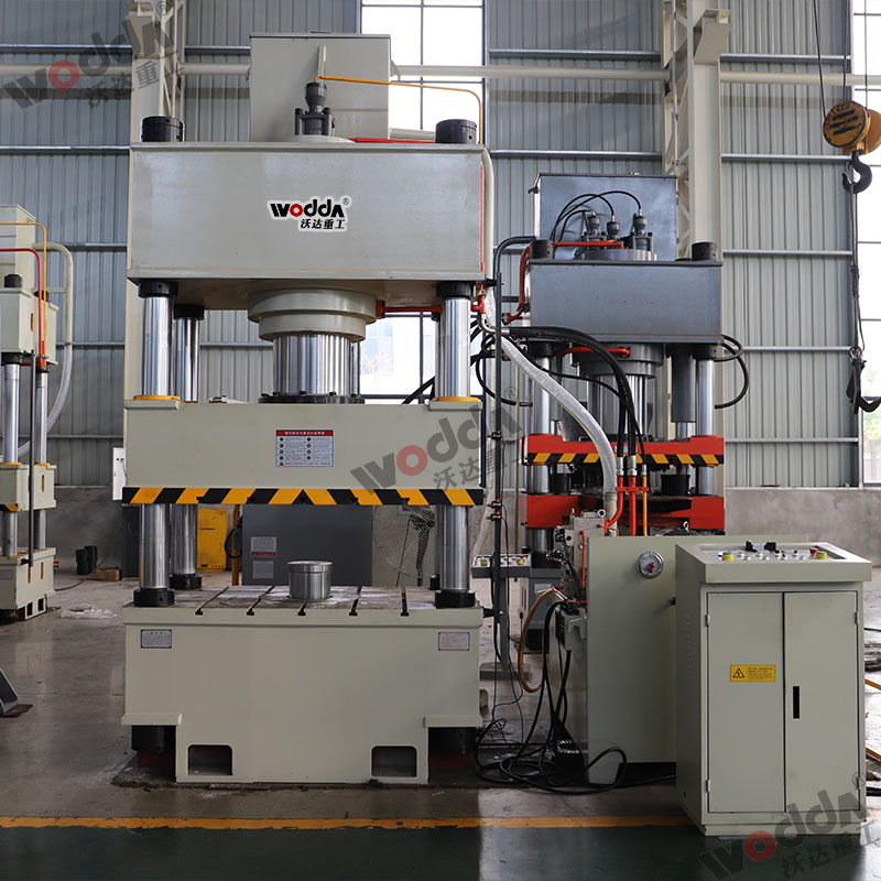 400噸不鏽(xiu)鋼水箱(xiang)闆拉伸(shen)液壓機(ji)