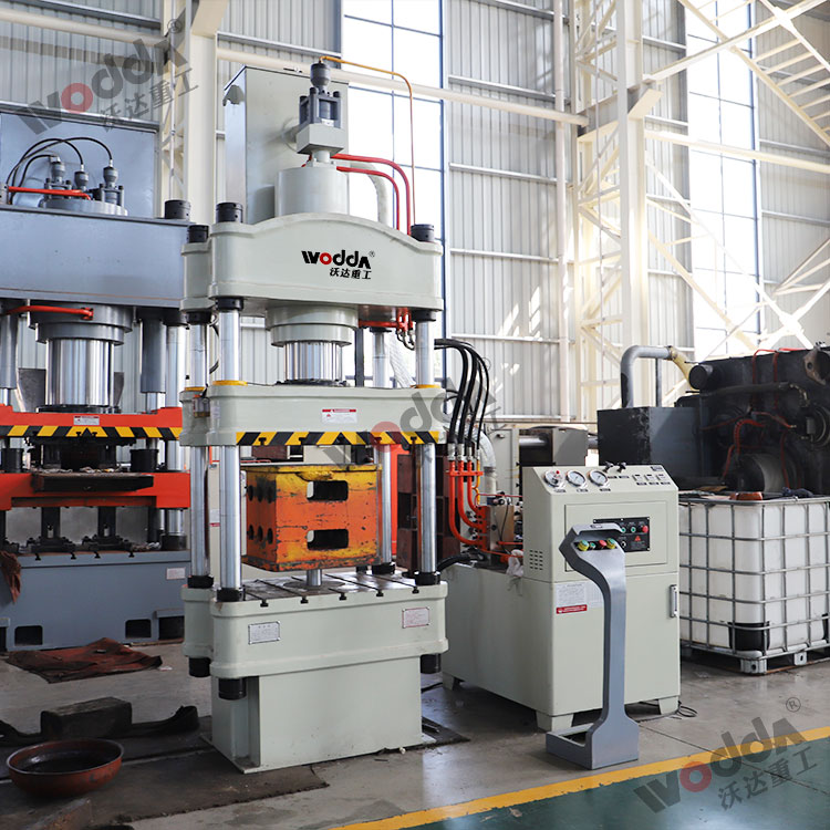 200噸拉伸(shen)液壓機