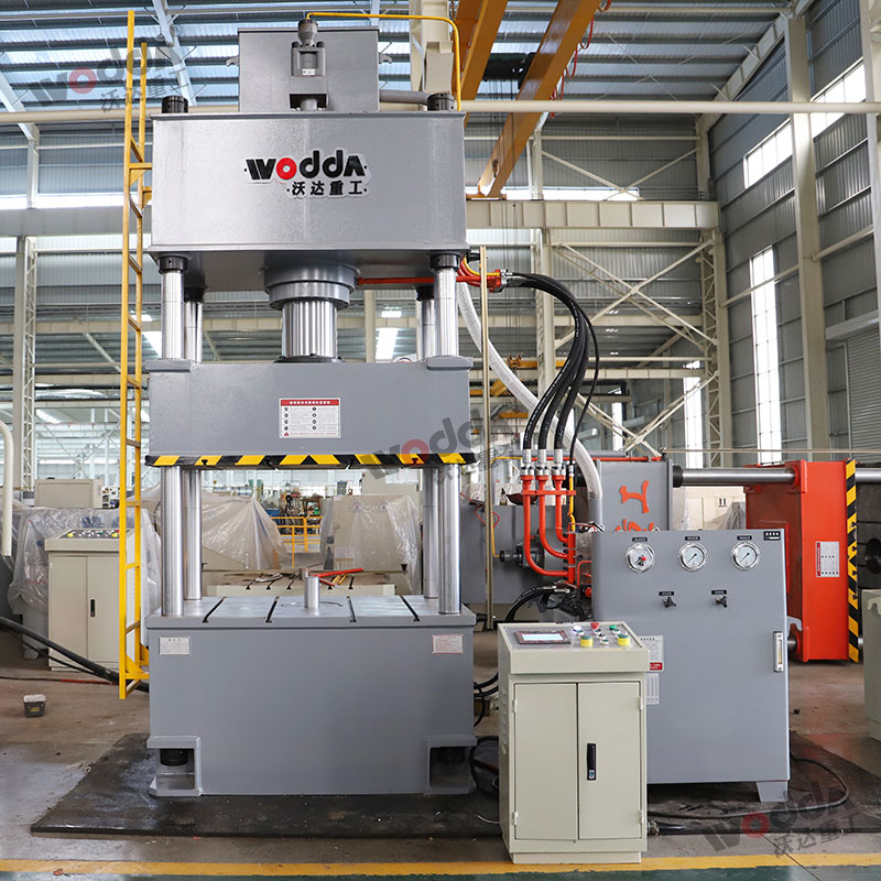 200噸四柱液(ye)壓機