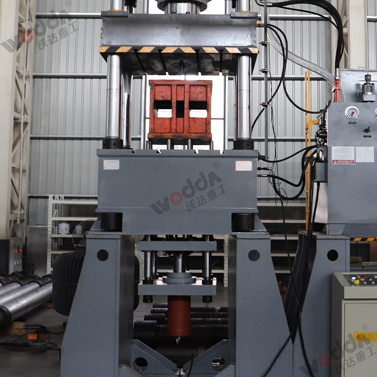 400噸液壓(ya)機(多頂杆(gan)) 400噸液壓機(ji)(多頂杆)