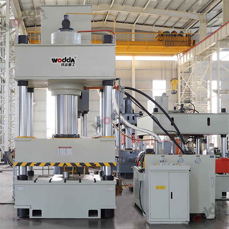 630噸四(si)柱拉(la)伸液(ye)壓機(ji)