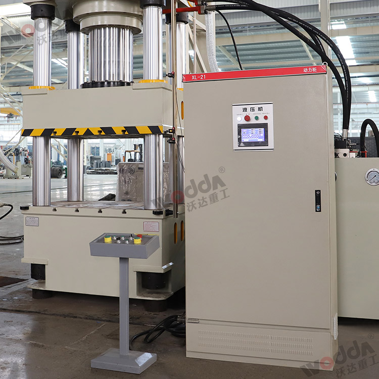 500噸拉(la)伸液壓(ya)機（移動(dong)控制台(tai)、電氣櫃(gui)）