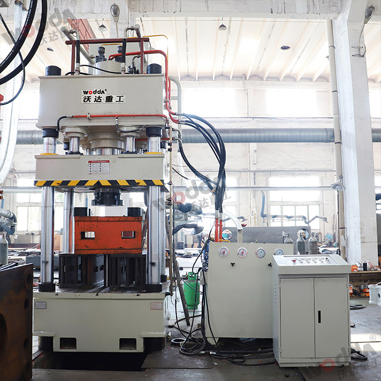 封(feng)頭液壓(ya)機車間(jian)現貨