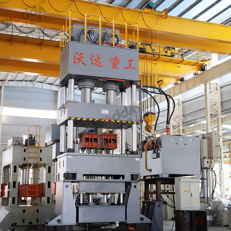 1000噸液(ye)壓墊(nian)（多頂(ding)杆）拉(la)伸液(ye)壓機(ji)（圖2）