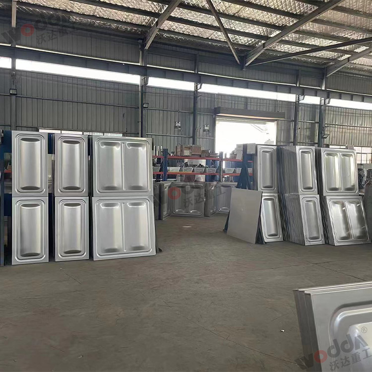 不(bu)鏽鋼(gang)水箱(xiang)壓制(zhi)成品(pin)