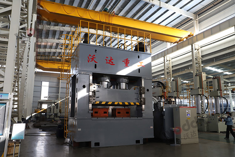 2000噸(dun)框架液壓(ya)機（圖2）